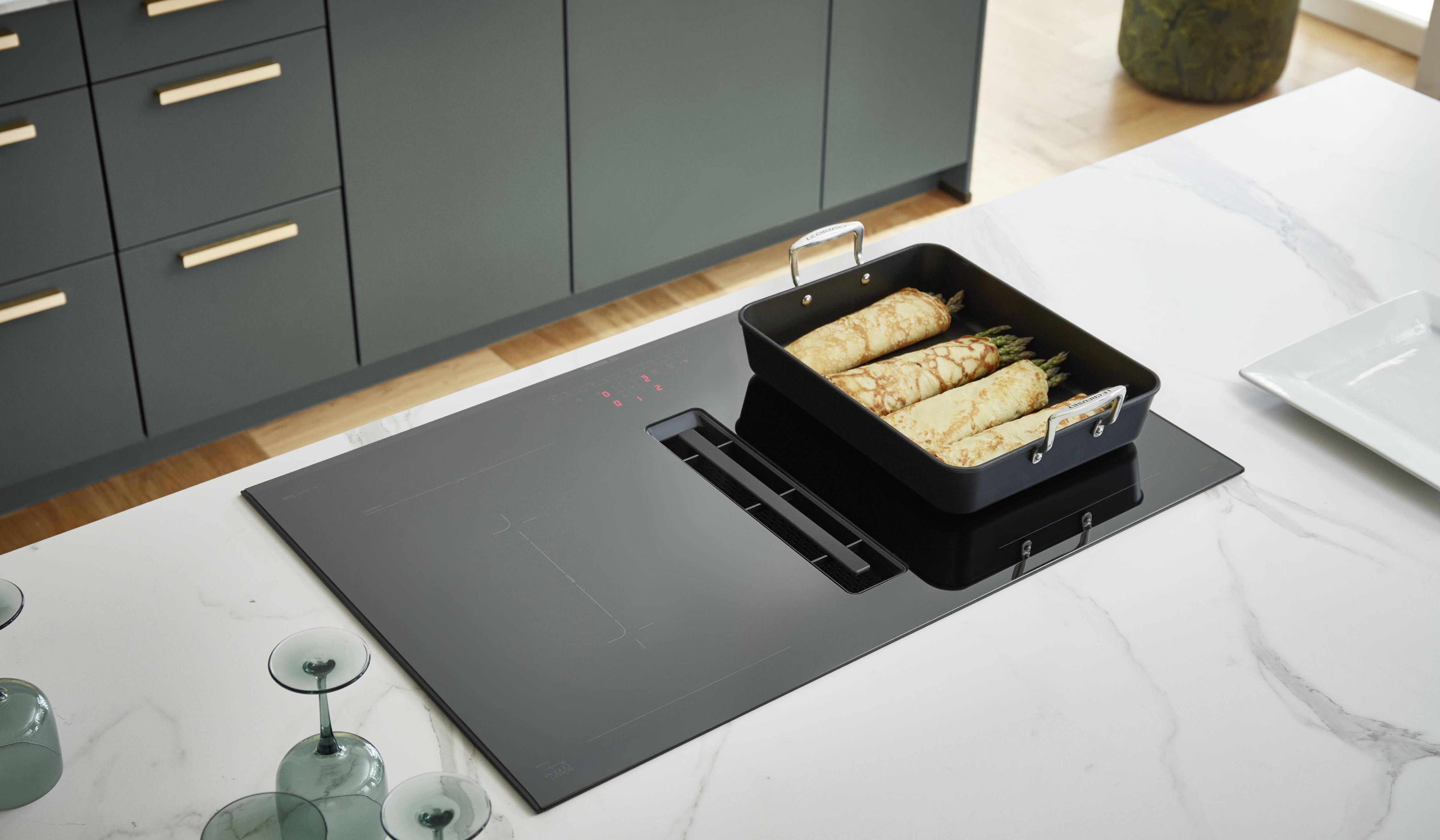 Nobilia Mineralgrün-ultramatt mit BOSCH-Kochfeld